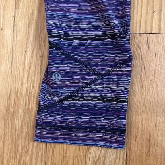 Lululemon sz 6 Pace Rival Crop
Space Dye Twist Ultra Violet Multi / Naval Blue - Picture 6 of 14